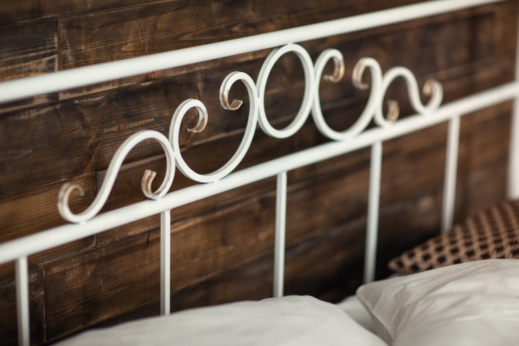 Кованые кровати, Кованая кровать Сандра1.8 с одной спинкой