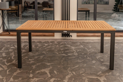Обеденный стол OSCAR со столешницей из тика